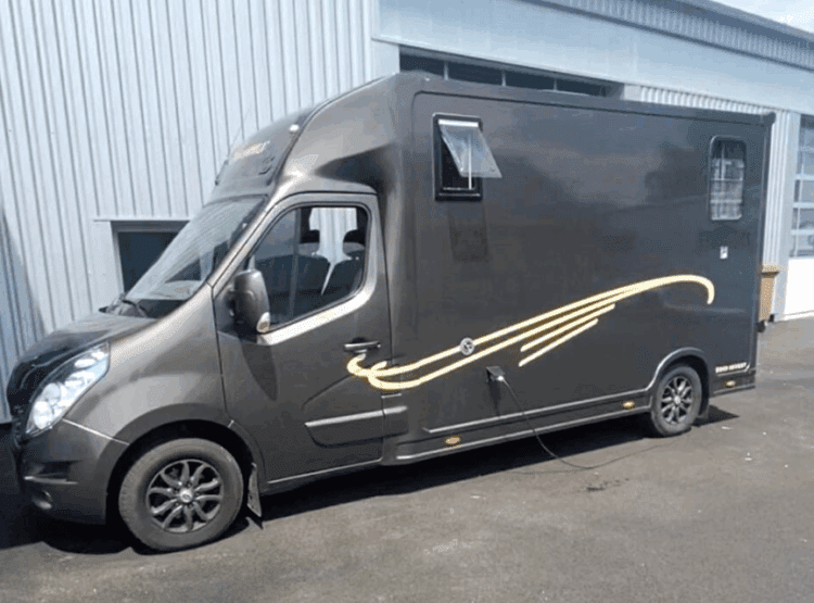AMENAGEMENT VAN A CHEVAL1