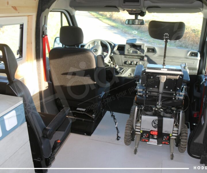Fourgon PMR Hoddicé Fourgon aménagé pour une personne handicapée