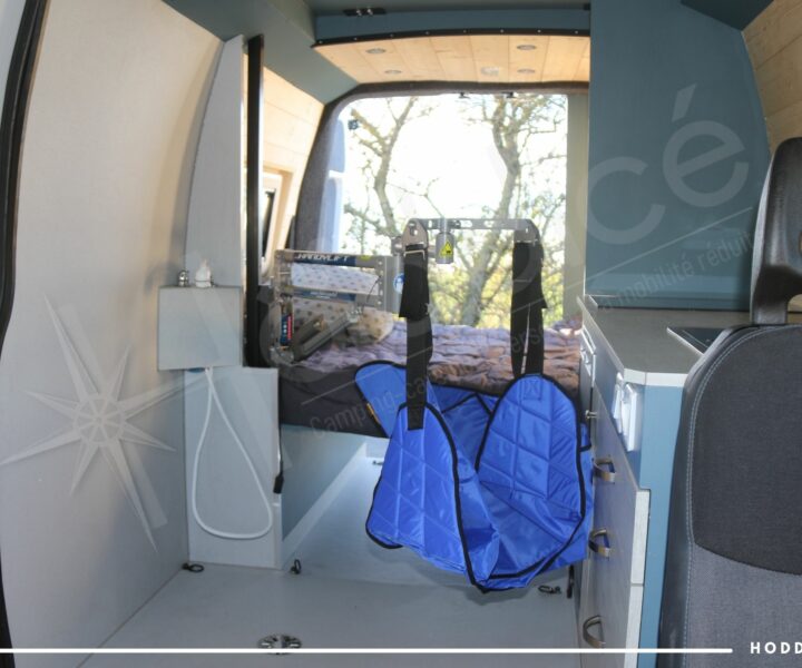 Fourgon PMR Hoddicé Fourgon aménagé pour une personne handicapée à mobilité réduite