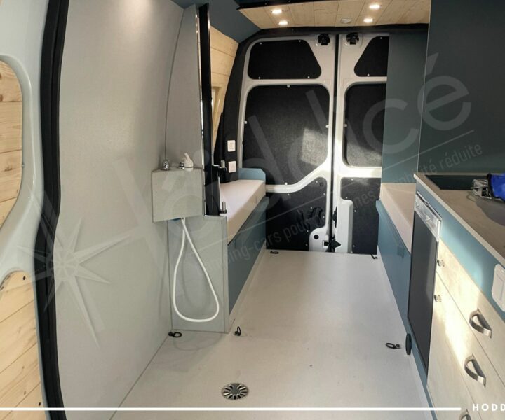 Fourgon PMR Hoddicé Fourgon aménagé pour une personne handicapée à mobilité réduite