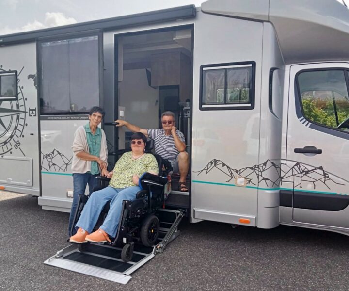 CAMPING-CAR PMR HODDICE SUR MESURE (1) CAMPING-CAR PMR HODDICE SUR MESURE (1)