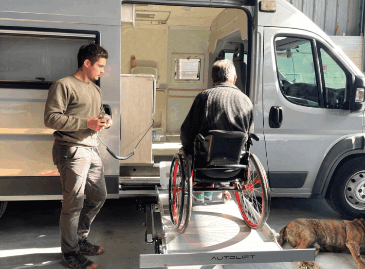 TRAVAUX SUR FOURGON FIAT DUCATO PMR 3